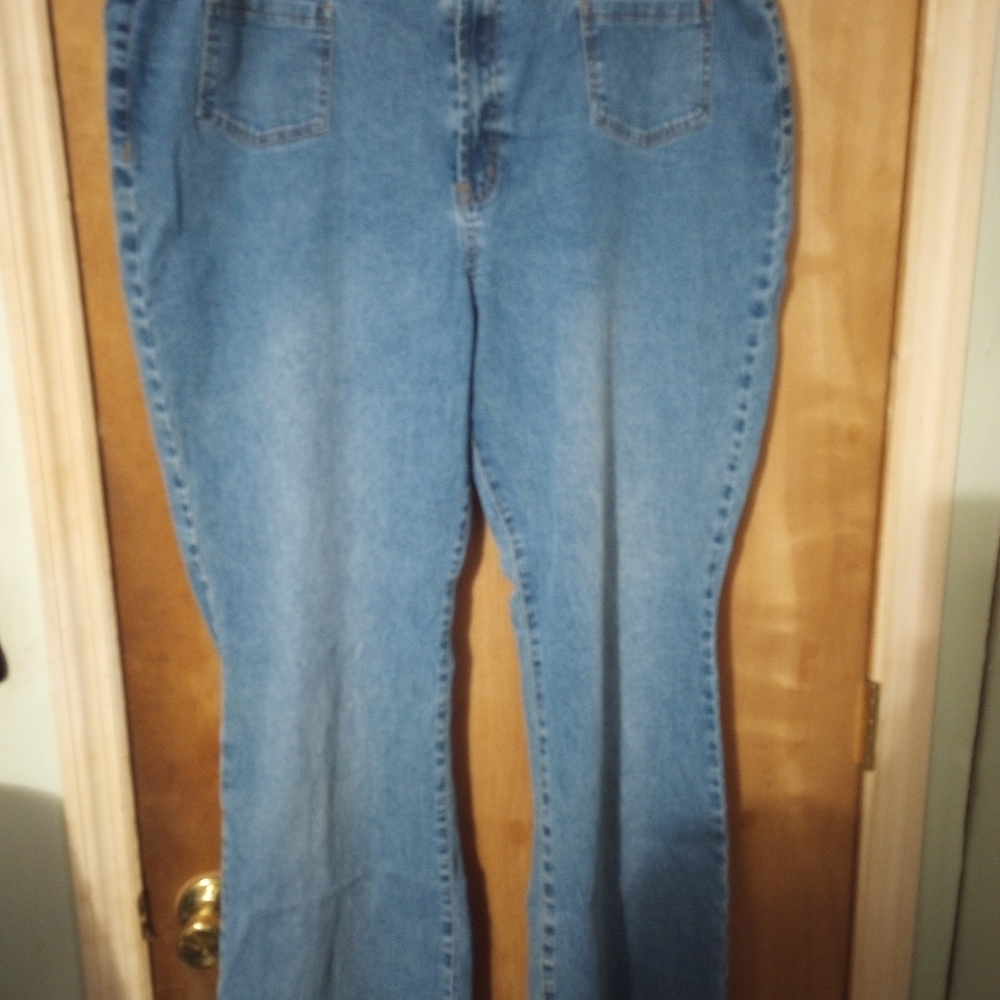 Women's flare leg jeans - Picture 2 of 7